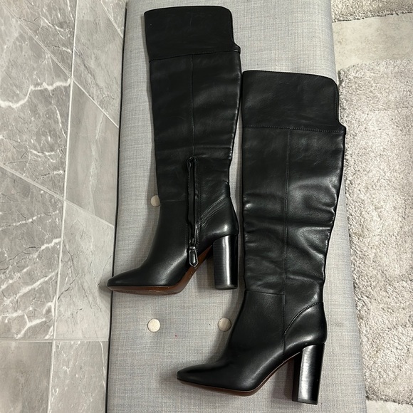 Tory Burch Shoes - Tory Birch boots 🖤